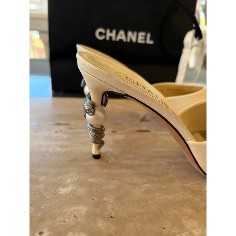 Chanel 2016 Cream Serpent Pearl Mules Sz.38.5 - Picture 6 of 12